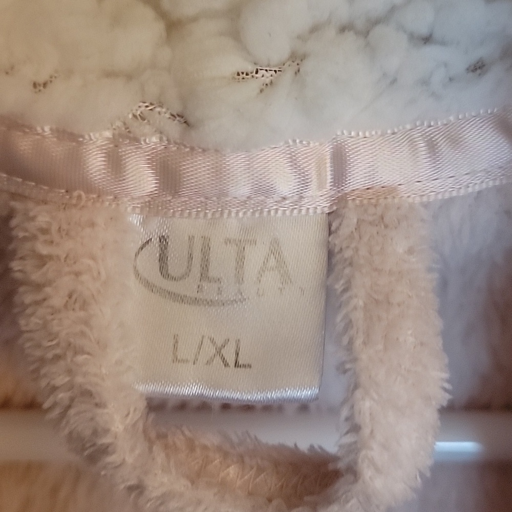 Ulta, so amazingly SOFT bathrobe, light pink and cream, L/XL. NWOT. - Picture 5 of 9